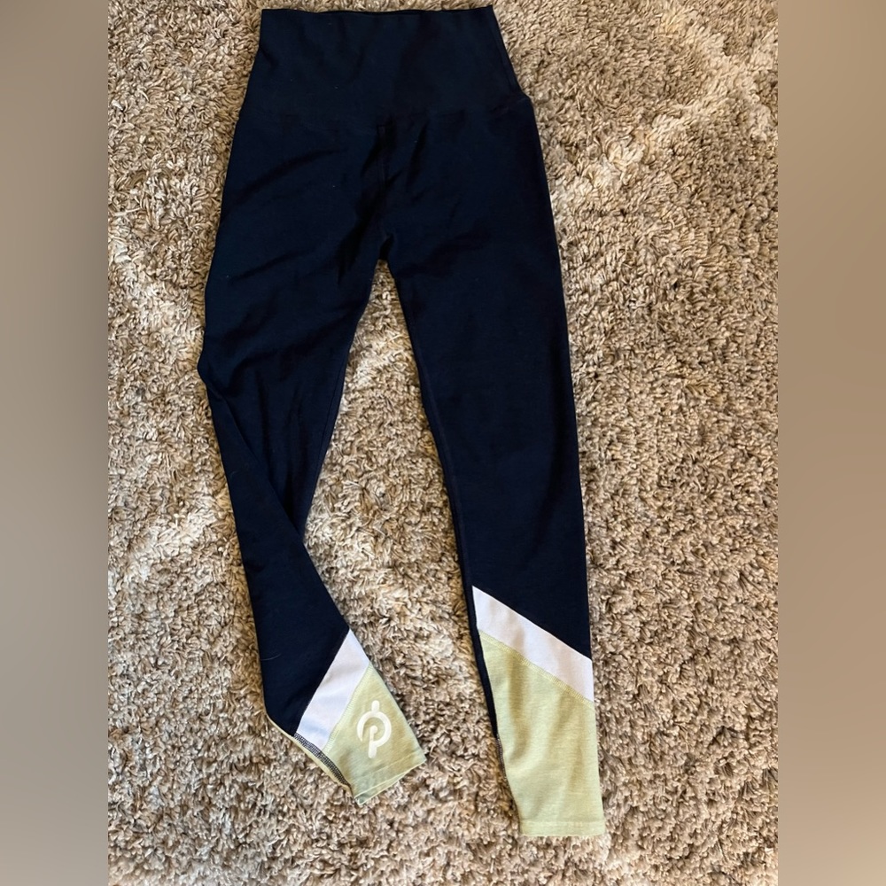 Beyond Yoga Peloton leggings size small, EUC
